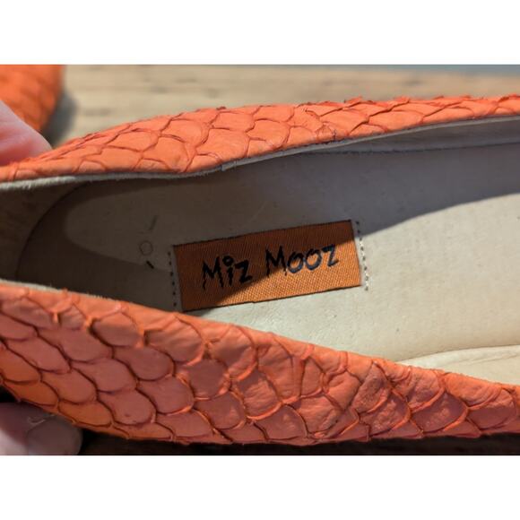 Miz Mooz Panther Orange Red Fish Scale 100% Leather NWOT Round Toe Flat Sz 8.5 - Picture 7 of 9